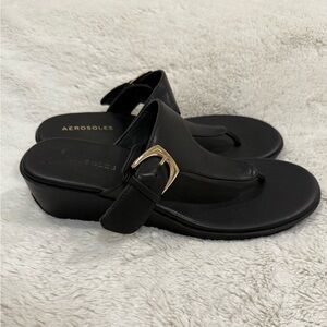 AEROSOLES Black Leather Wedge Thong Sandals with Gold Buckle